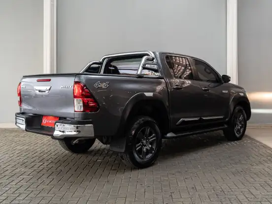 TOYOTA-HILUX-2024