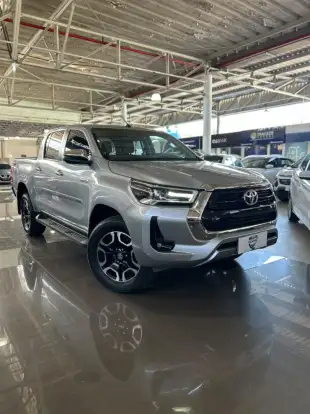 TOYOTA-HILUX-2025