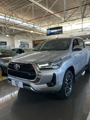 TOYOTA-HILUX-2025