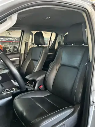 TOYOTA-HILUX-2.8 D-4D TURBO DIESEL CD SRV 4X4 AUTOMÁTICO TOYOTA-HILUX-2025