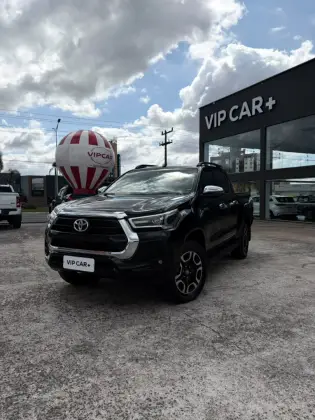 TOYOTA HILUX 2.8 D-4D TURBO DIESEL CD SRV 4X4 AUTOMÁTICO
