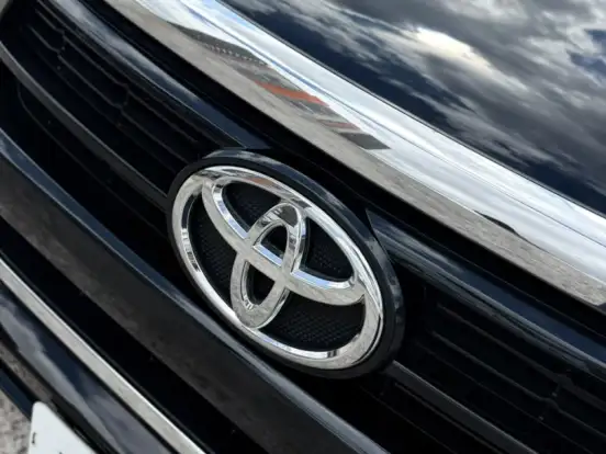 TOYOTA-HILUX-2.8 D-4D TURBO DIESEL CD SRV 4X4 AUTOMÁTICO TOYOTA-HILUX-2022
