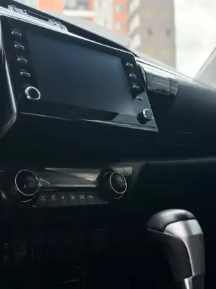 TOYOTA-HILUX-2022