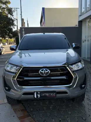 TOYOTA-HILUX-2023