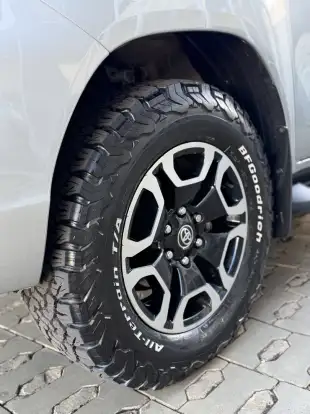 TOYOTA-HILUX-2023