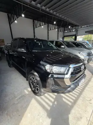 TOYOTA-HILUX-2021