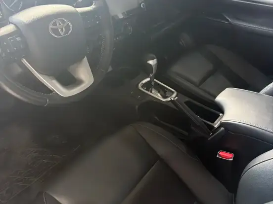 TOYOTA-HILUX-2.8 D-4D TURBO DIESEL CD SRV 4X4 AUTOMÁTICO TOYOTA-HILUX-2021