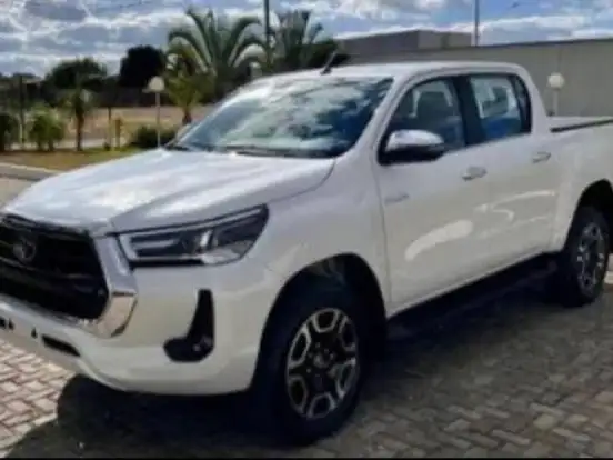 TOYOTA-HILUX-2.8 D-4D TURBO DIESEL CD SRV 4X4 AUTOMÁTICO TOYOTA-HILUX-2026