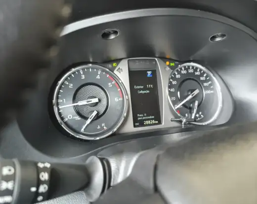 TOYOTA-HILUX-2024