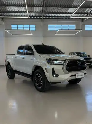 TOYOTA-HILUX-2024