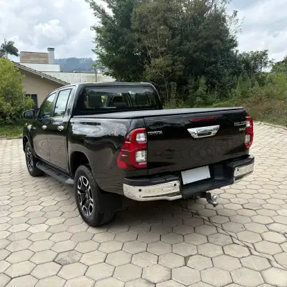 TOYOTA-HILUX-2.8 D-4D TURBO DIESEL CD SRX 4X4 AUTOMÁTICO TOYOTA-HILUX-2021