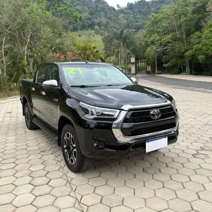 TOYOTA-HILUX-2.8 D-4D TURBO DIESEL CD SRX 4X4 AUTOMÁTICO TOYOTA-HILUX-2021
