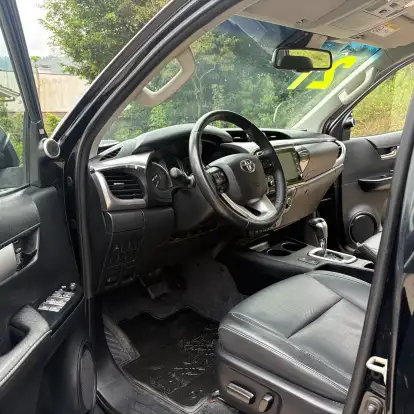 TOYOTA-HILUX-2021