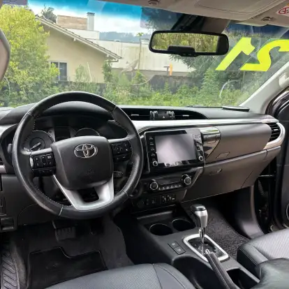 TOYOTA-HILUX-2021