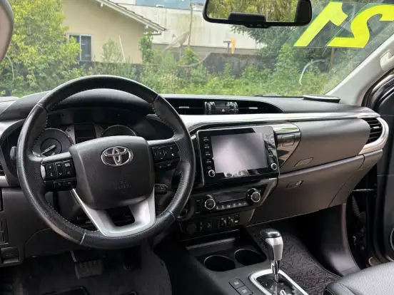 TOYOTA-HILUX-2.8 D-4D TURBO DIESEL CD SRX 4X4 AUTOMÁTICO TOYOTA-HILUX-2021