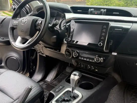 TOYOTA-HILUX-2.8 D-4D TURBO DIESEL CD SRX 4X4 AUTOMÁTICO TOYOTA-HILUX-2021