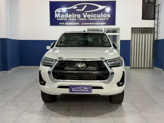 TOYOTA-HILUX-2.8 D-4D TURBO DIESEL CD SRX 4X4 AUTOMÁTICO TOYOTA-HILUX-2020