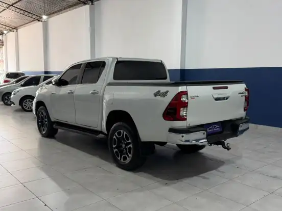 TOYOTA-HILUX-2020