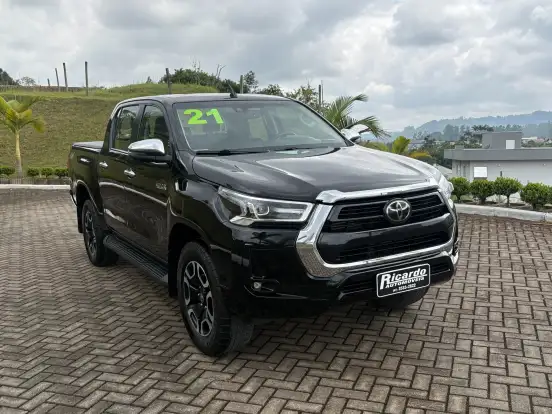 TOYOTA-HILUX-2.8 D-4D TURBO DIESEL CD SRX 4X4 AUTOMÁTICO TOYOTA-HILUX-2021