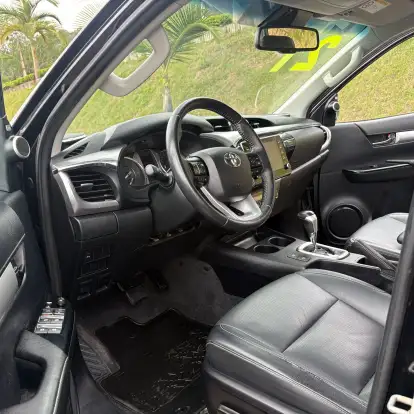 TOYOTA-HILUX-2.8 D-4D TURBO DIESEL CD SRX 4X4 AUTOMÁTICO TOYOTA-HILUX-2021