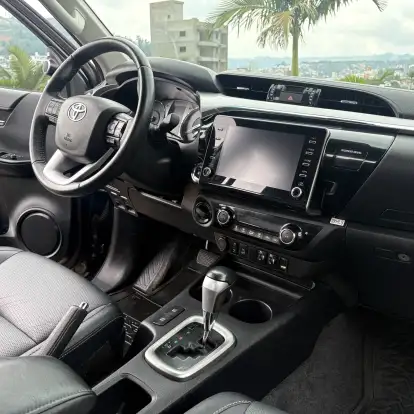 TOYOTA-HILUX-2.8 D-4D TURBO DIESEL CD SRX 4X4 AUTOMÁTICO TOYOTA-HILUX-2021