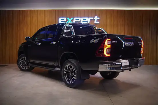 TOYOTA-HILUX-2022