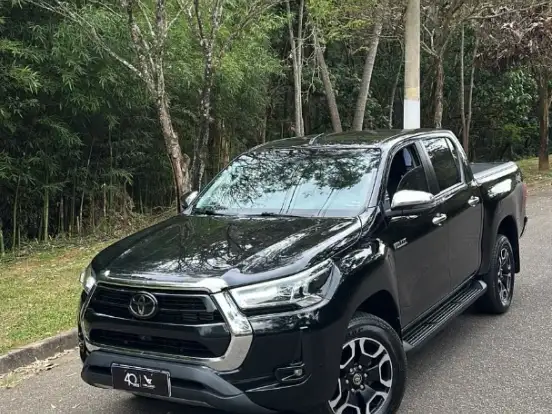 TOYOTA-HILUX-2.8 D-4D TURBO DIESEL CD SRX LIMITED 4X4 AUTOMÁTICO TOYOTA-HILUX-2022
