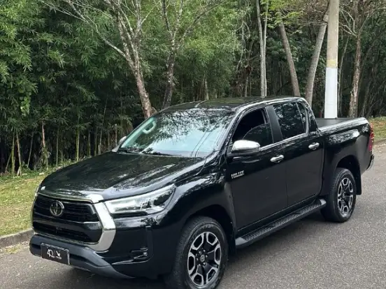 TOYOTA-HILUX-2.8 D-4D TURBO DIESEL CD SRX LIMITED 4X4 AUTOMÁTICO TOYOTA-HILUX-2022