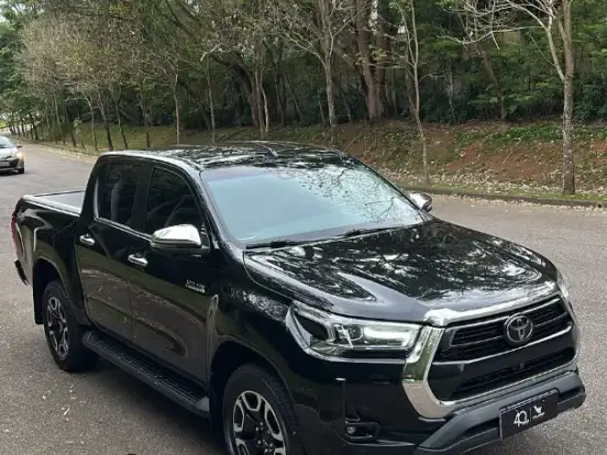 TOYOTA-HILUX-2.8 D-4D TURBO DIESEL CD SRX LIMITED 4X4 AUTOMÁTICO TOYOTA-HILUX-2022
