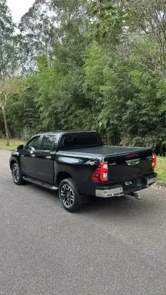 TOYOTA-HILUX-2022
