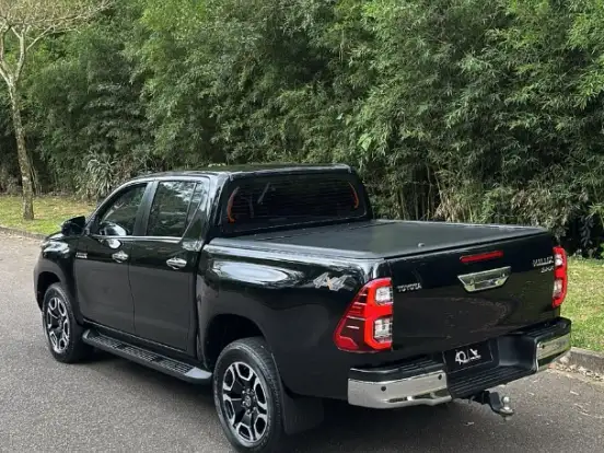 TOYOTA-HILUX-2.8 D-4D TURBO DIESEL CD SRX LIMITED 4X4 AUTOMÁTICO TOYOTA-HILUX-2022