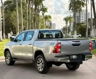TOYOTA-HILUX-2021