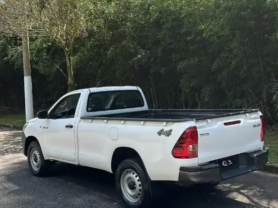 TOYOTA-HILUX-2.8 D-4D TURBO DIESEL CS 4X4 MANUAL TOYOTA-HILUX-2021