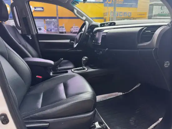 TOYOTA-HILUX-2020