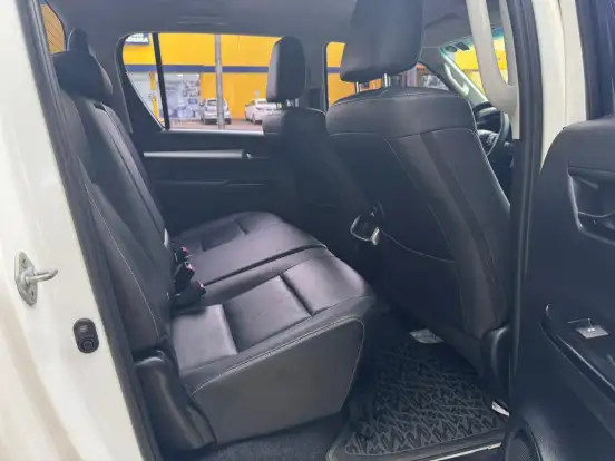 TOYOTA-HILUX-2020