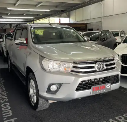 TOYOTA-HILUX-2015