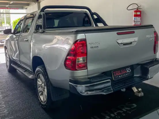 TOYOTA-HILUX-2.8 SRV 4X4 CD 16V DIESEL 4P AUTOMÁTICO TOYOTA-HILUX-2015
