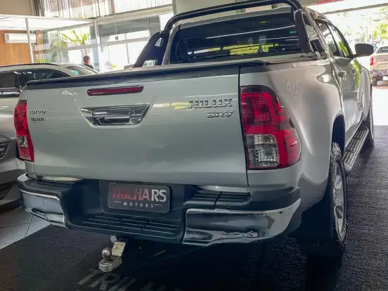 TOYOTA-HILUX-2.8 SRV 4X4 CD 16V DIESEL 4P AUTOMÁTICO TOYOTA-HILUX-2015