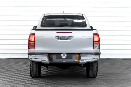 TOYOTA-HILUX-2020
