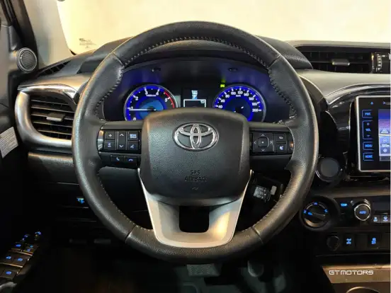 TOYOTA-HILUX-2017