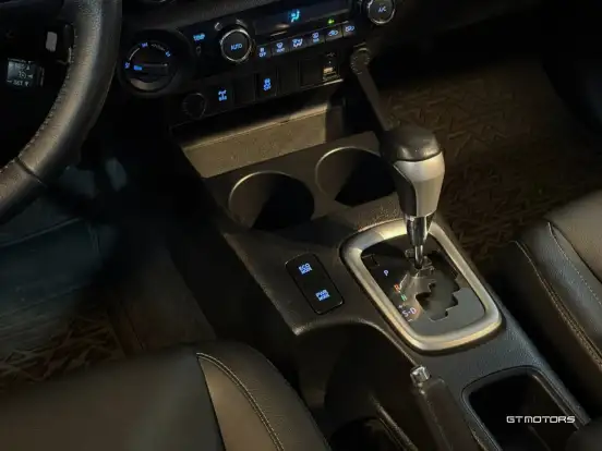 TOYOTA-HILUX-2017