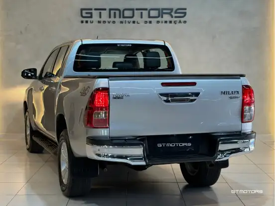 TOYOTA-HILUX-2017