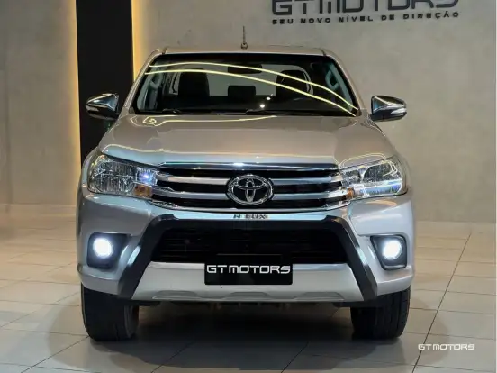 TOYOTA-HILUX-2017