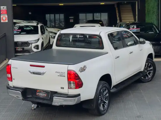 TOYOTA-HILUX-2019