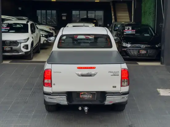 TOYOTA-HILUX-2019