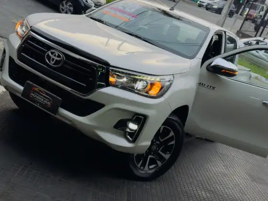 TOYOTA-HILUX-2.8 SRX 4X4 CD 16V DIESEL 4P AUTOMÁTICO TOYOTA-HILUX-2019