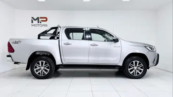 TOYOTA-HILUX-2017