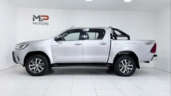TOYOTA-HILUX-2.8 SRX 4X4 CD 16V DIESEL 4P AUTOMÁTICO TOYOTA-HILUX-2017