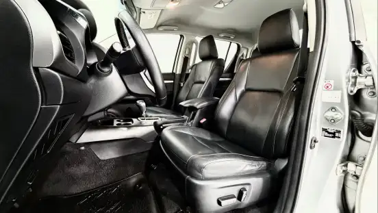 TOYOTA-HILUX-2017
