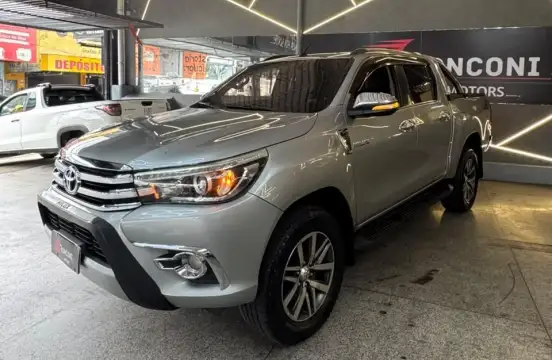 TOYOTA-HILUX-2015